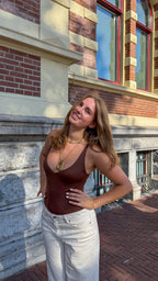 V-neck body vera