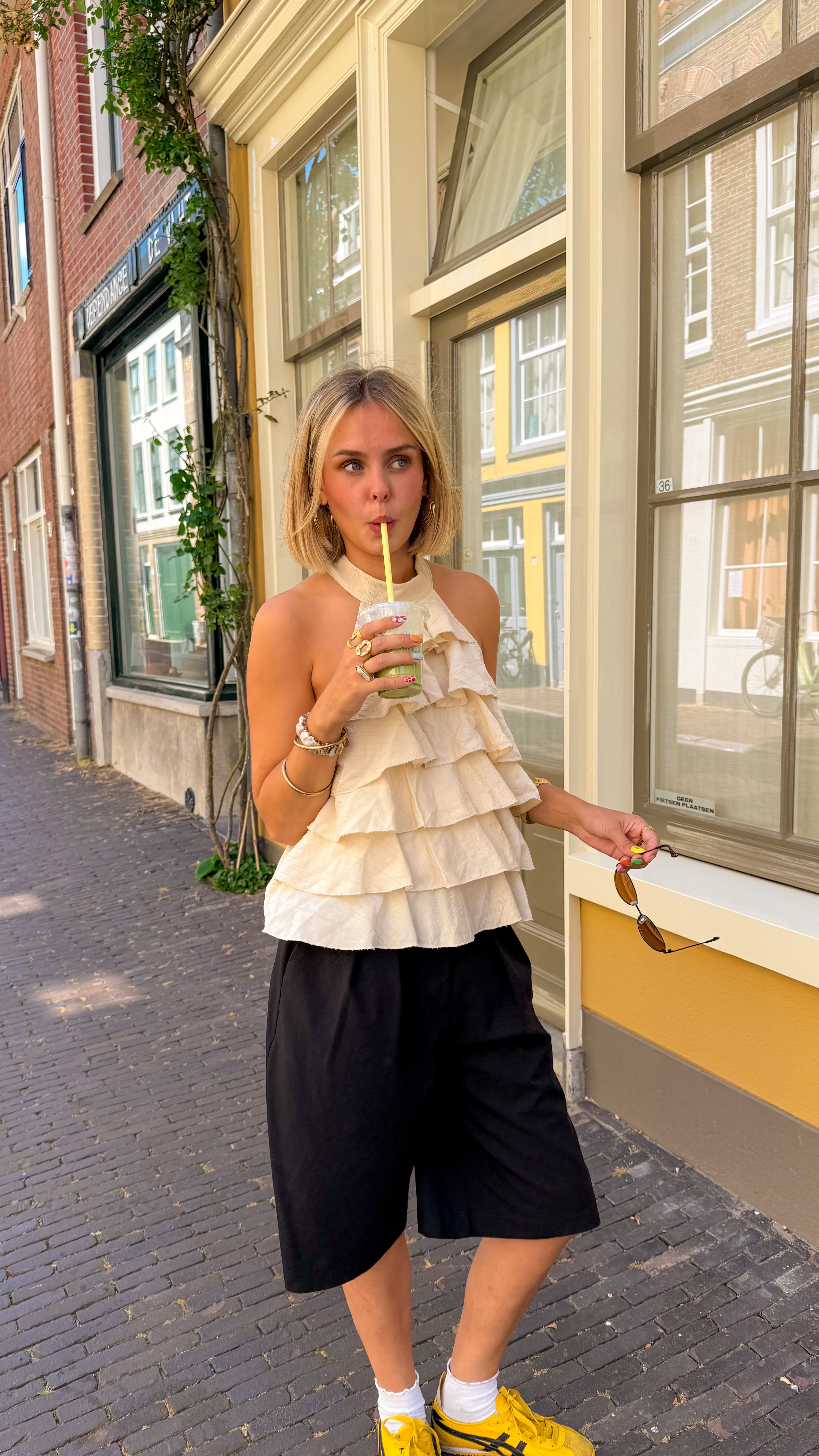 Ruffled top carmen
